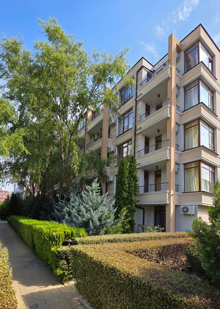 Möbliertes Studio-Apartment in Sonnenstrand mit Pool, Parkplatz und ganzjähriger Sicherheit