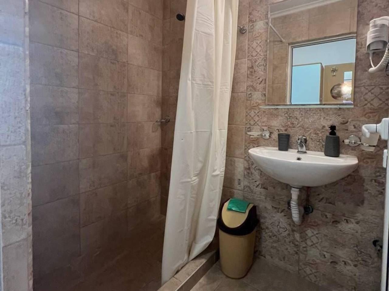 Studio mit direktem Zugang zum Pool in Sonnenstrand – ausgezeichnete Lage und Annehmlichkeiten für die ganzjährige Nutzung