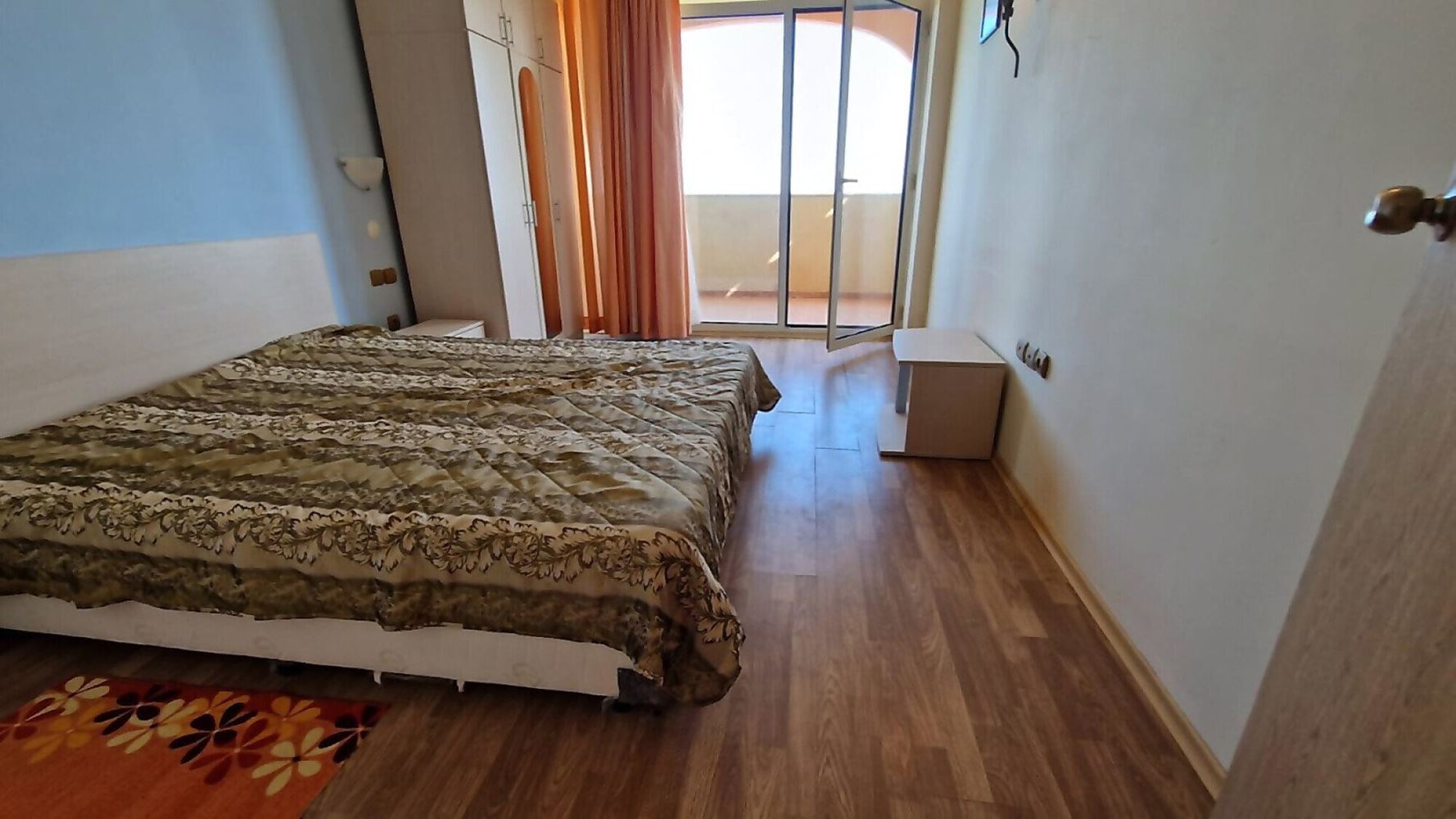 Wohnung mit einem Schlafzimmer und atemberaubendem Panoramablick auf das Meer in erster Meereslinie in Elenite