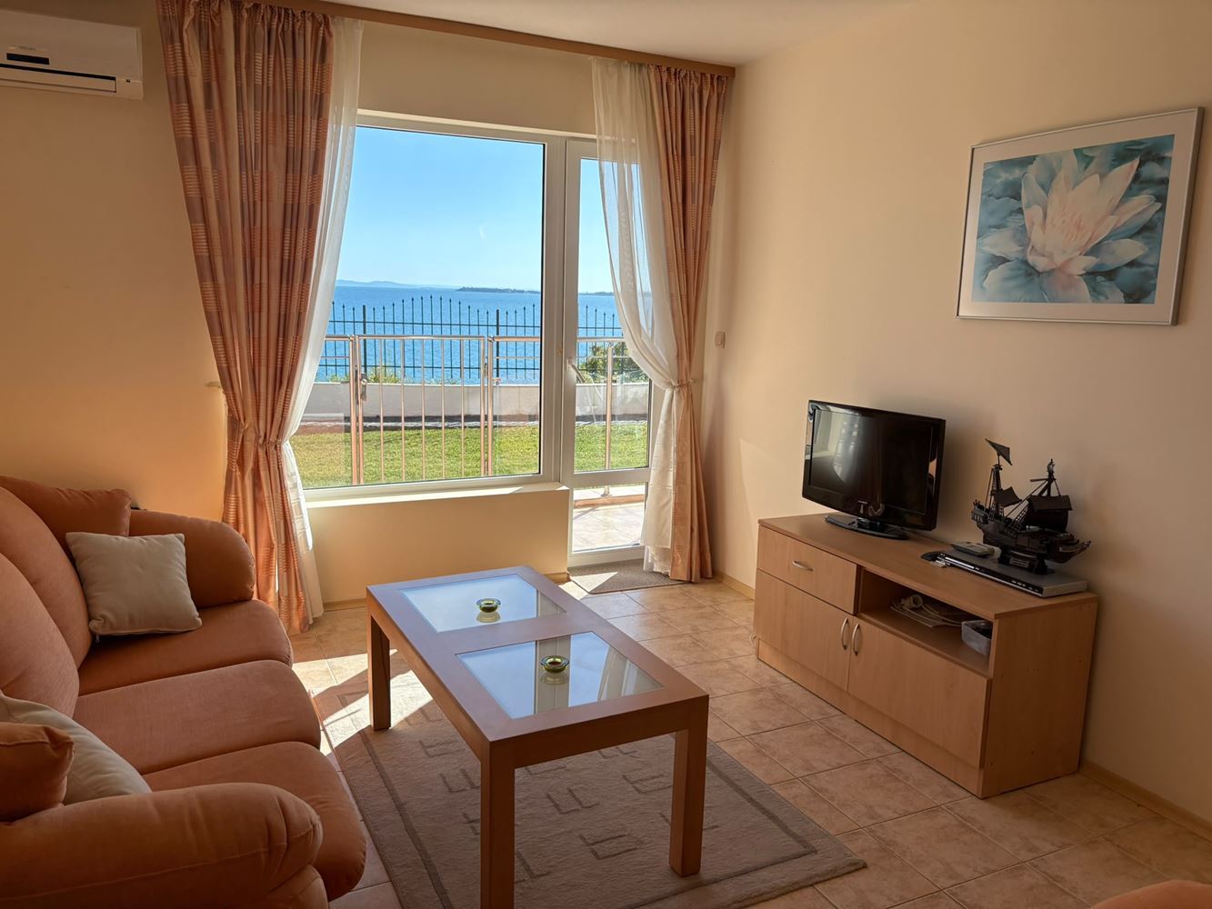 Erste Meereslinie in Sveti Vlas – geräumige Wohnung mit einem Schlafzimmer und Meerblick