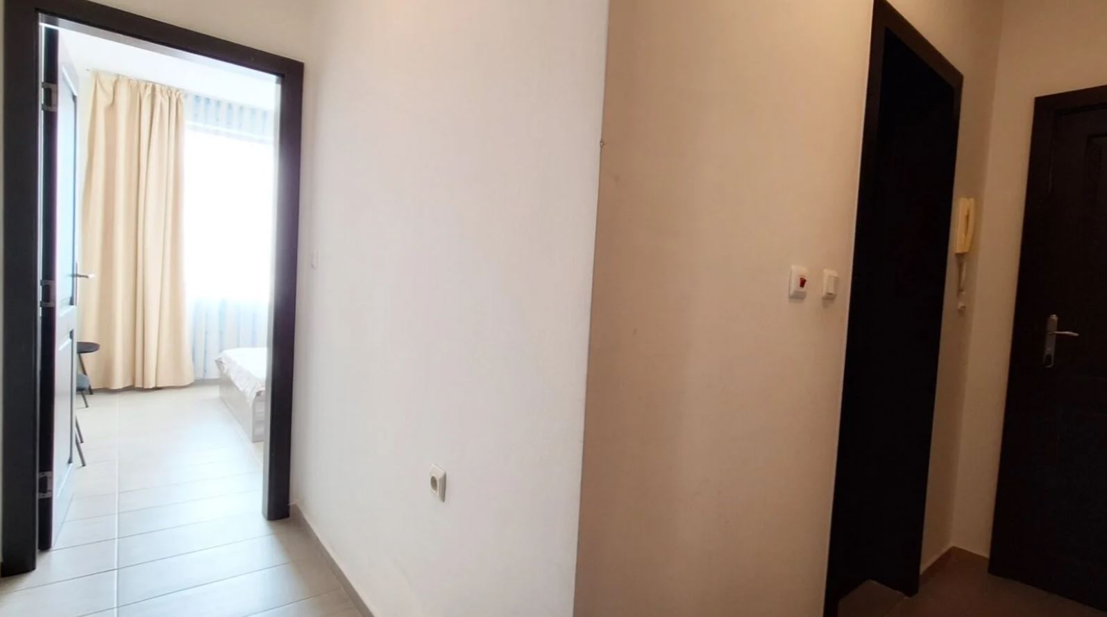 Wohnung mit einem Schlafzimmer in erster Meereslinie in Sveti Vlas – gemütliche Immobilie mit Blick auf Pool und Meer