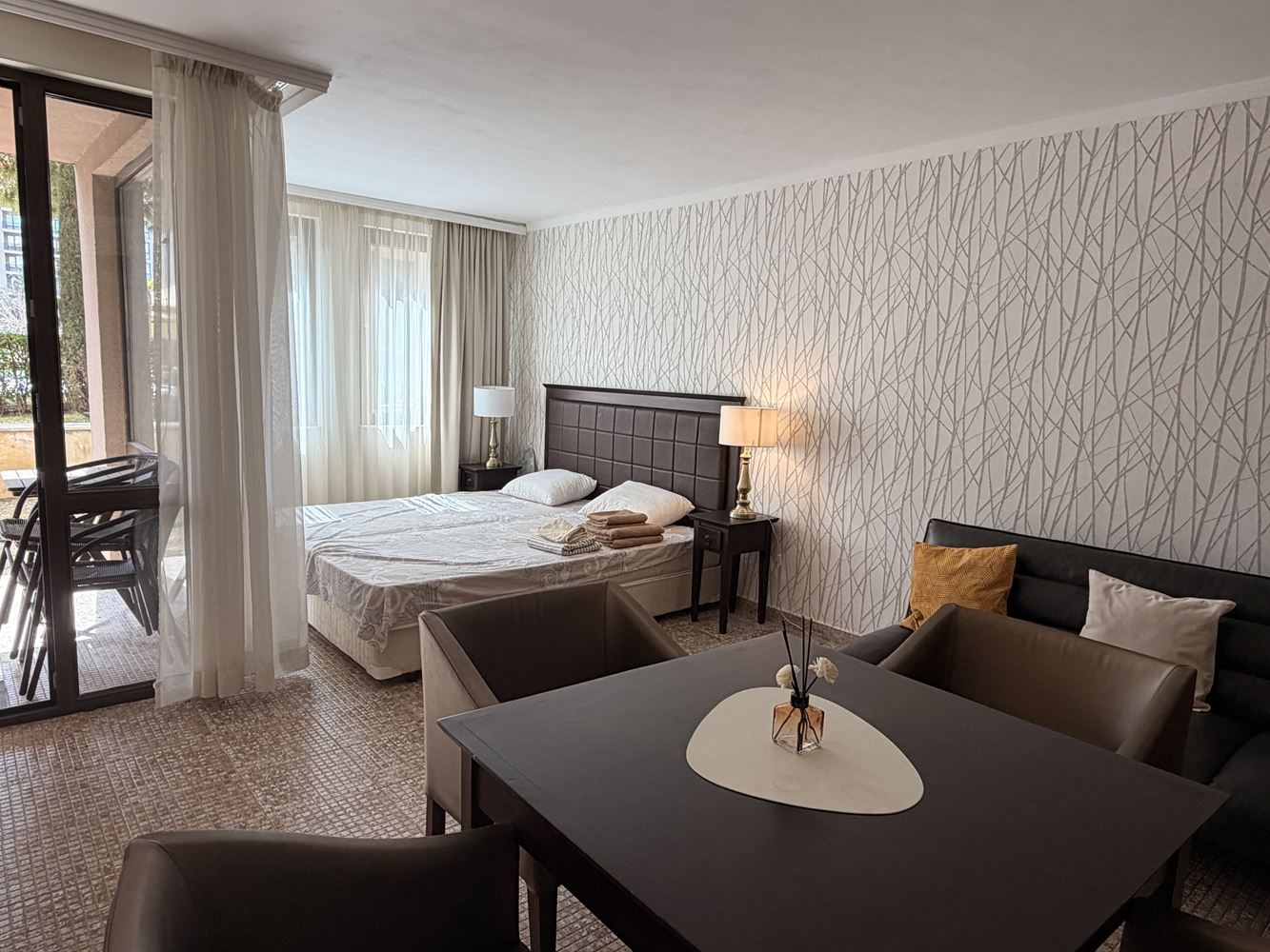 Exklusives Studio mit Garten und direktem Poolzugang – 100 m vom Meer in Sonnenstrand