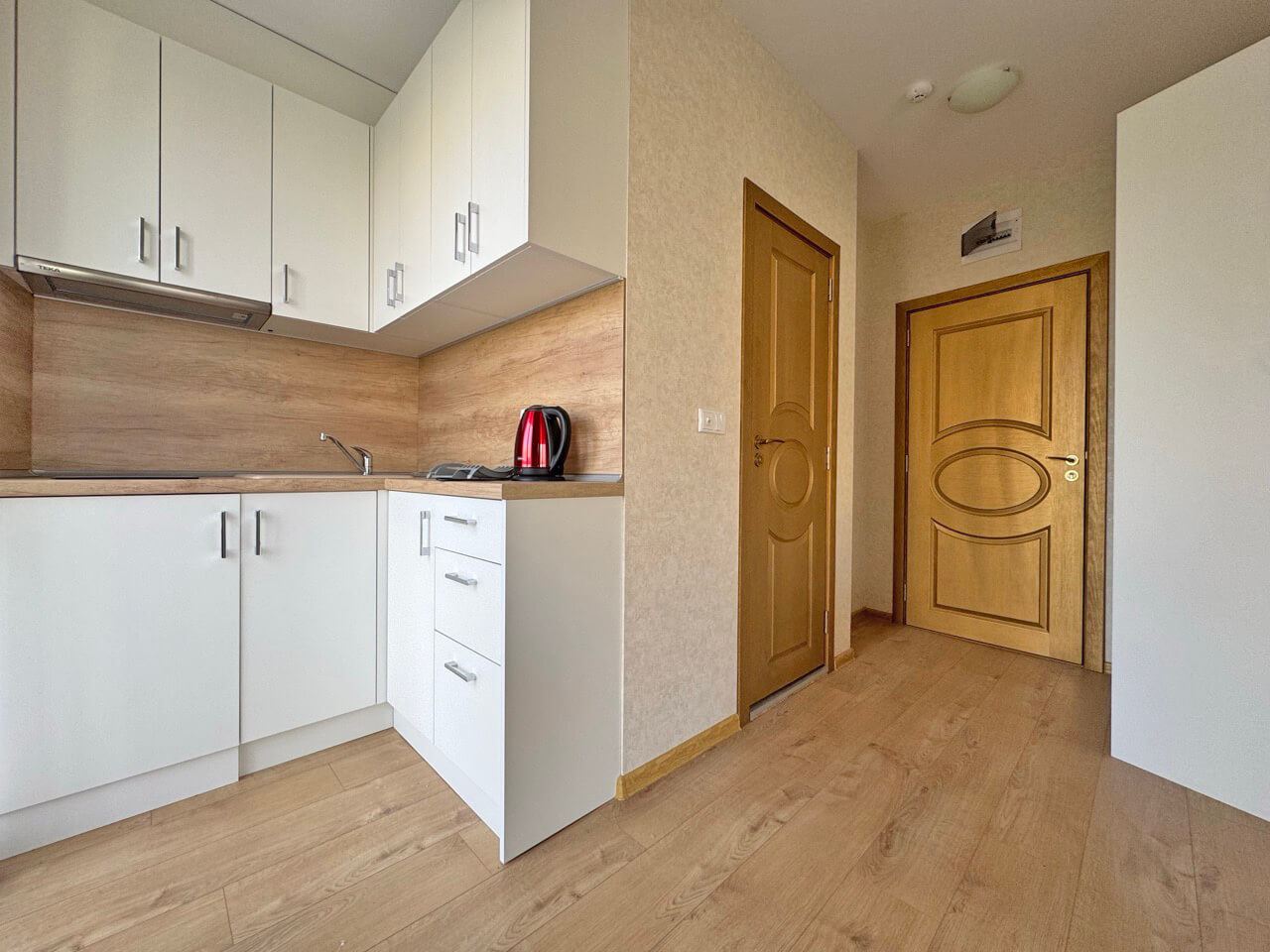 Helles Studio in Luxuskomplex – perfekter Komfort am Pool