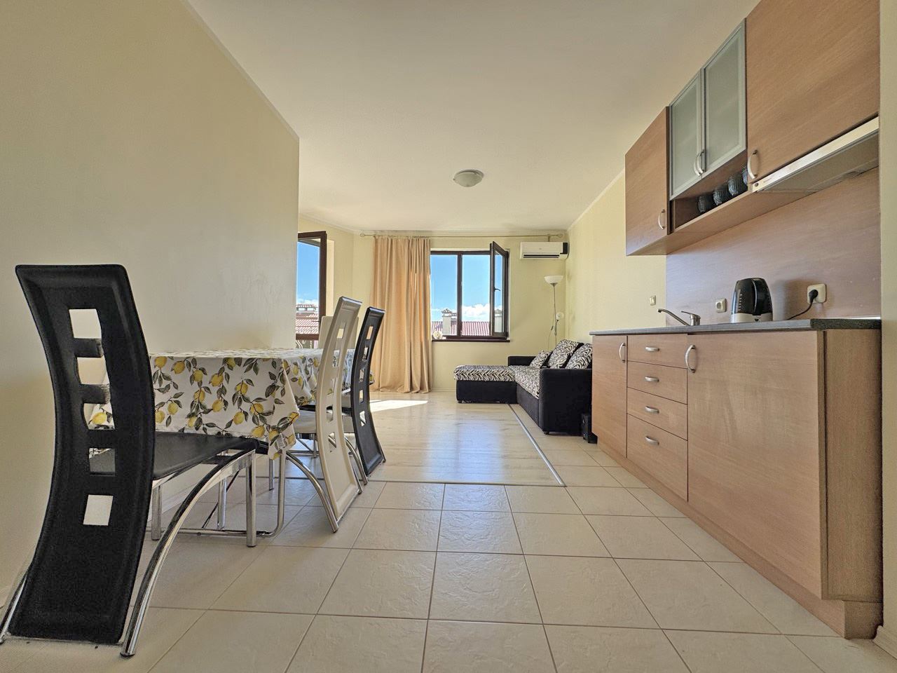 Möblierte Wohnung mit einem Schlafzimmer und einem herrlichen Blick auf Sonnenstrand