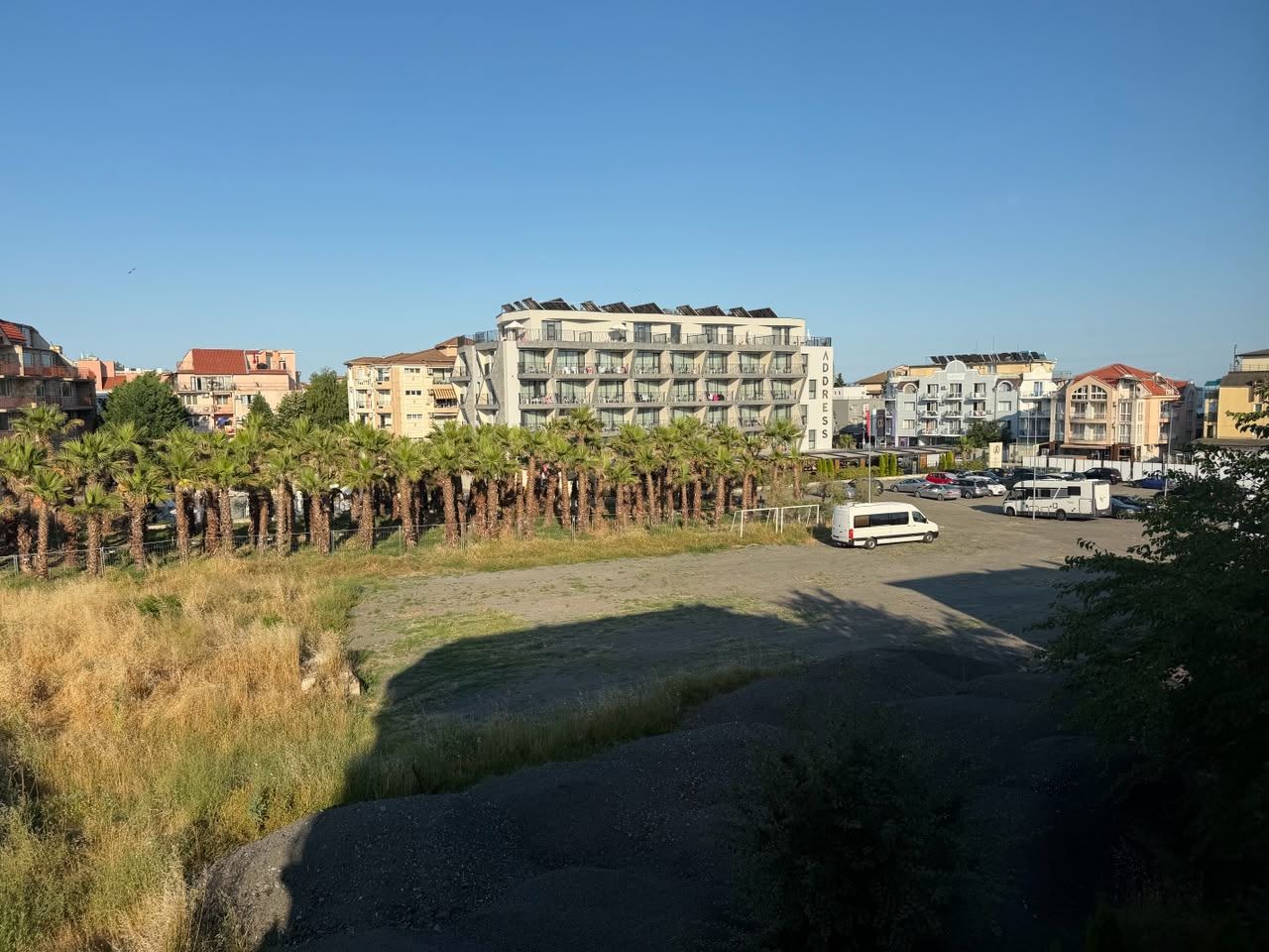 Gemütliche Wohnung mit einem Schlafzimmer in Ravda in einer Wohnanlage – bezugsfertig