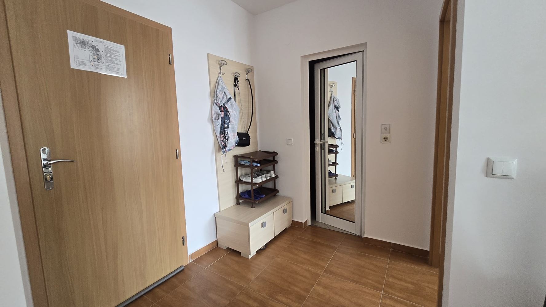 Zweizimmerwohnung mit Poolblick in Sveti Vlas – nur wenige Meter vom Meer entfernt