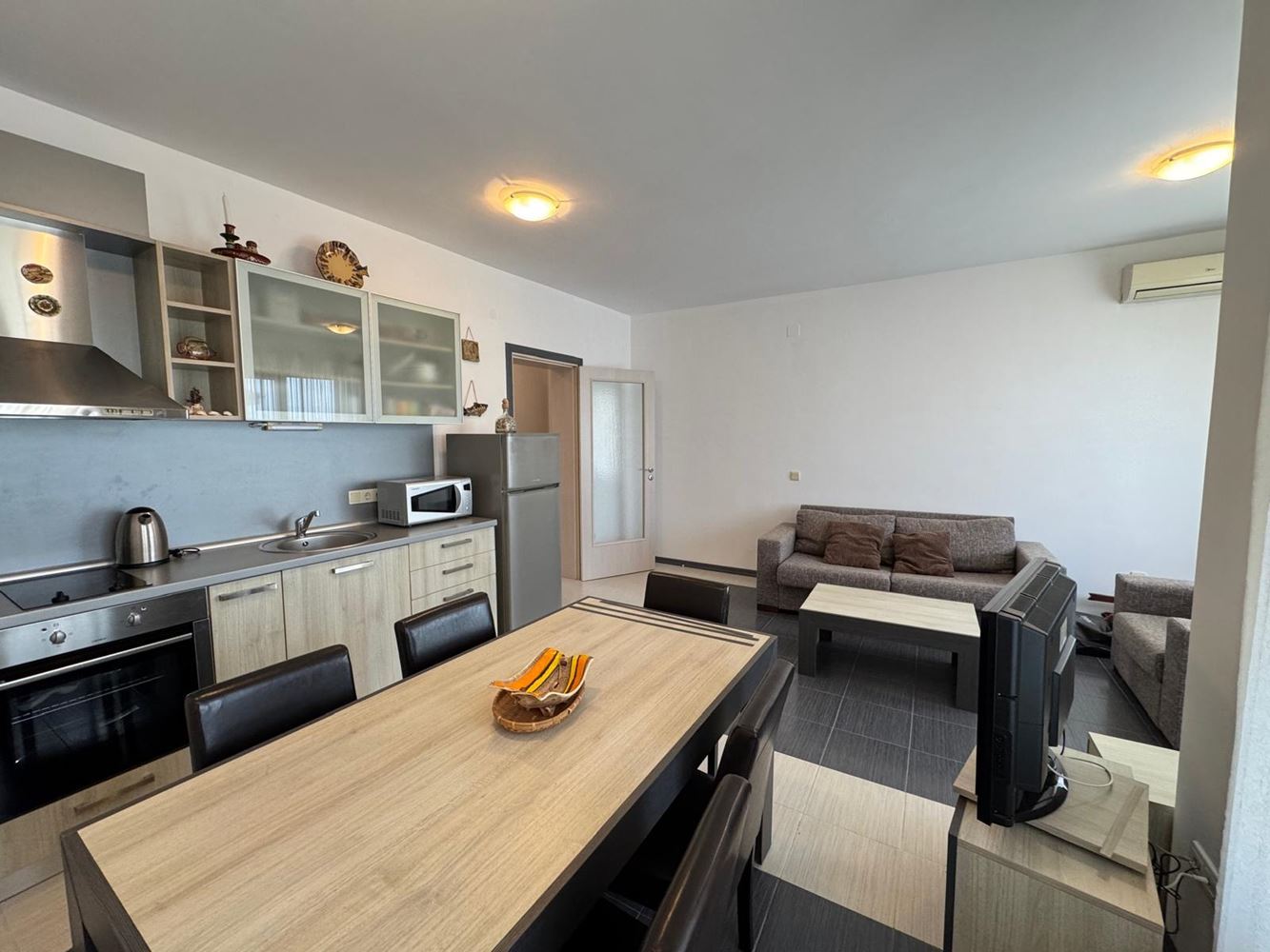 3-Zimmer-Wohnung mit Meerblick und Privatstrand in einer prestigeträchtigen Anlage in Tschernomorez