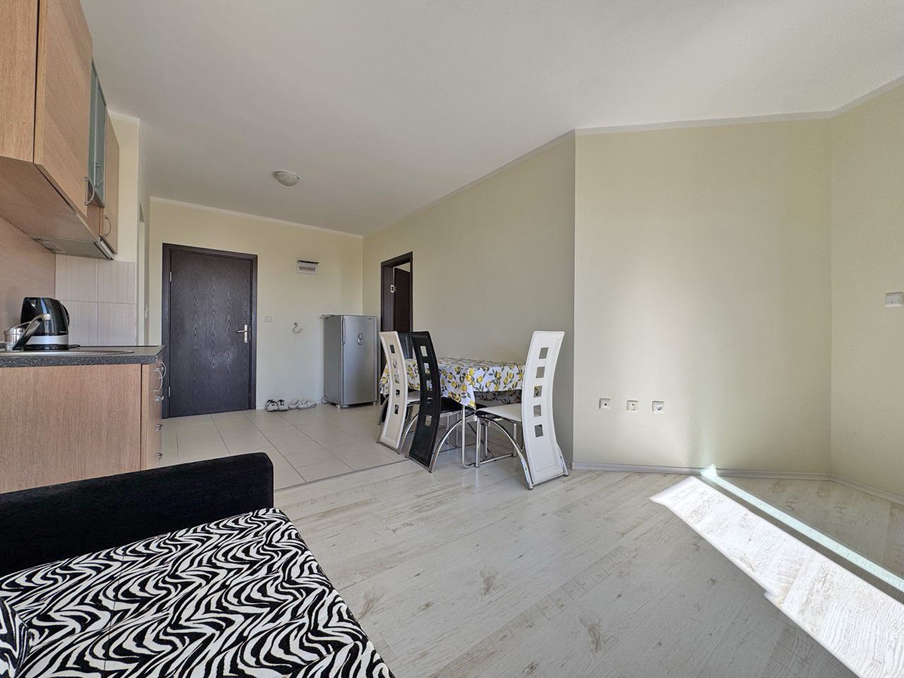 Möblierte Wohnung mit einem Schlafzimmer und einem herrlichen Blick auf Sonnenstrand