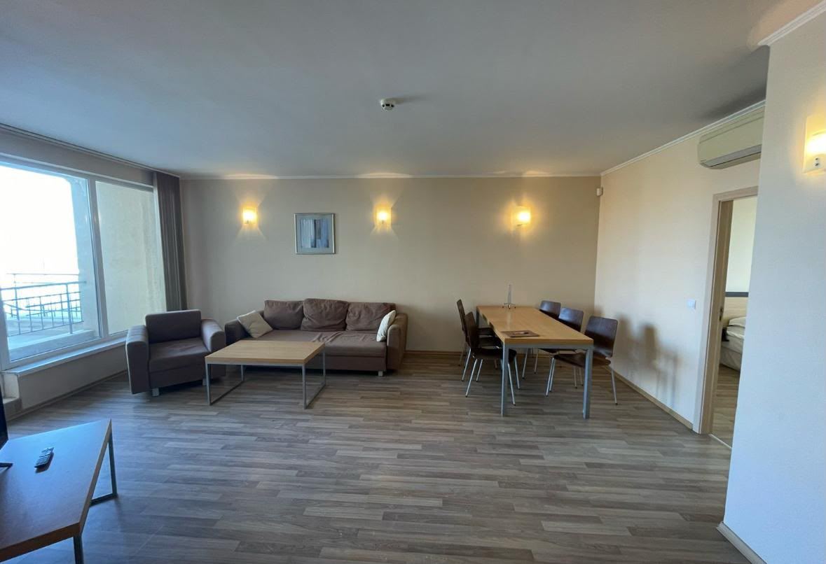 Großzügige 3-Zimmer-Wohnung in erster Meereslinie in Obzor mit Panoramablick auf das Meer