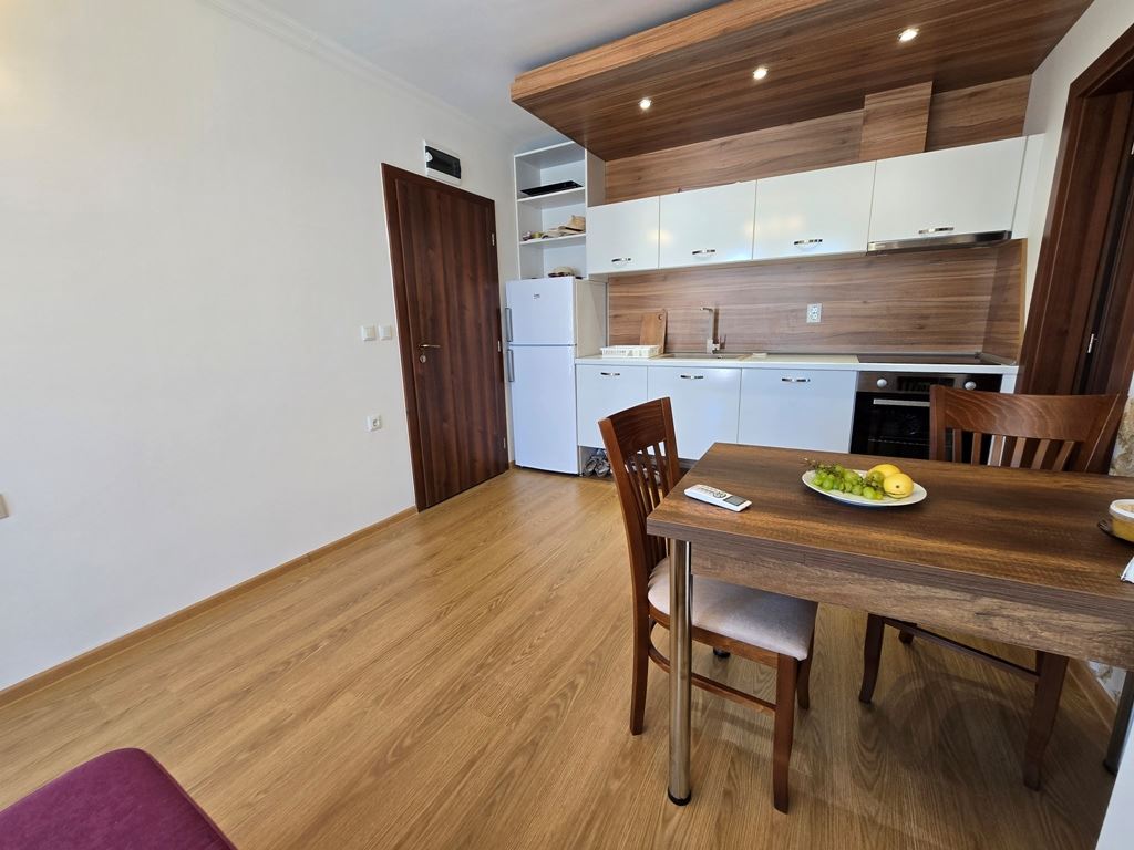 Sonnenstrand - Vollständig möblierte Wohnung mit zwei Balkonen und beeindruckender SPA-Infrastruktur