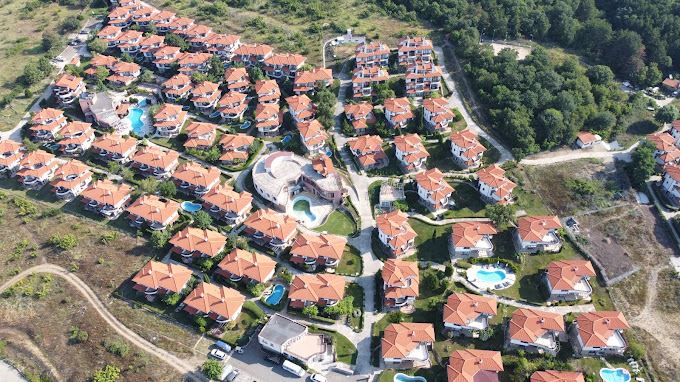 3-Zimmer-Wohnung mit Bergpanorama in einer ganzjährig betriebenen Anlage in der Region Sonnenstrand