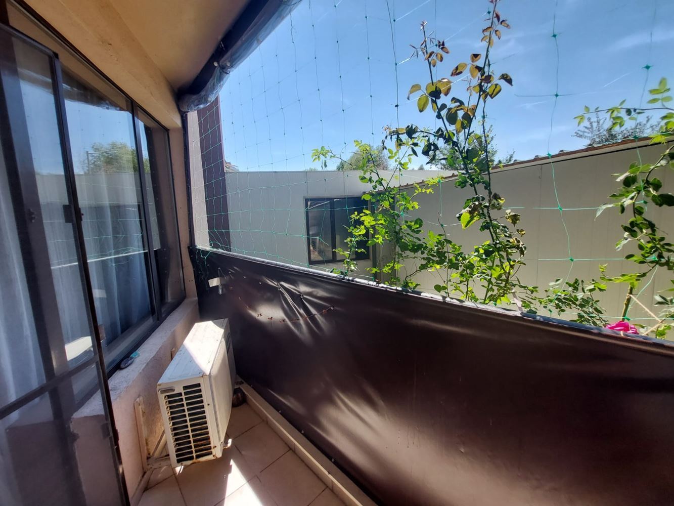 Geräumige Ein-Schlafzimmer-Wohnung mit ausgezeichneten Annehmlichkeiten – Sonnenstrand