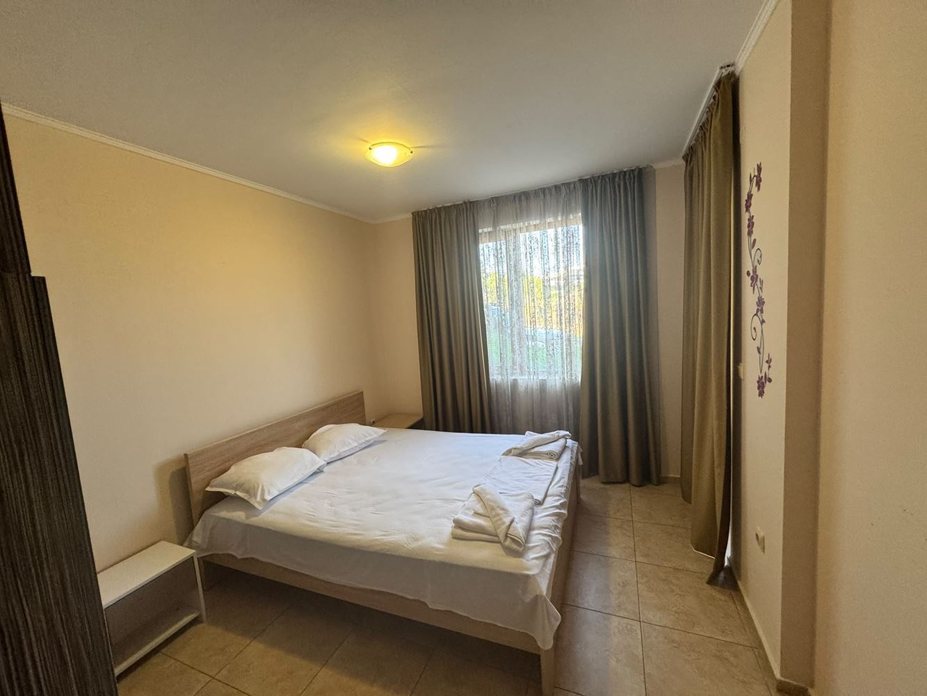 Geräumige Drei-Zimmer-Wohnung mit eigener Atmosphäre und hervorragender Infrastruktur in Nessebar