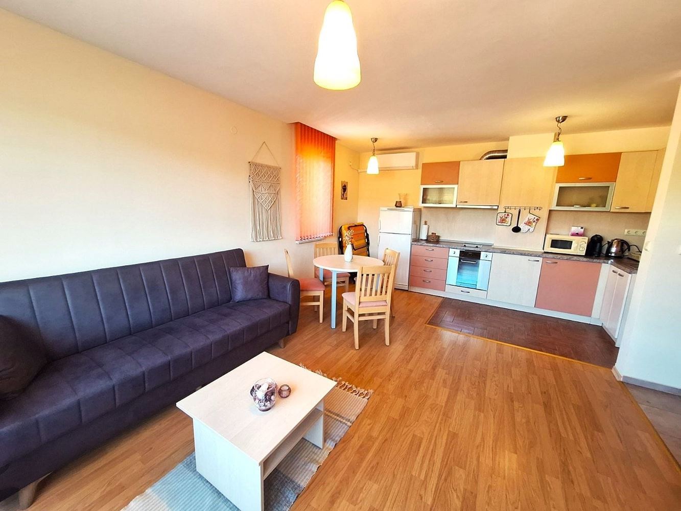 Nur wenige Schritte vom Meer entfernt – gemütliche 3-Zimmer-Wohnung mit zwei Schlafzimmern am Ortseingang von Sveti Vlas