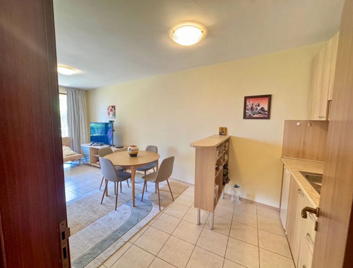 Geräumiges Apartment mit zwei Schlafzimmern in erster Meereslinie in Ravda – ein großzügiges Zuhause am Meer mit einzigartigem Ausblick