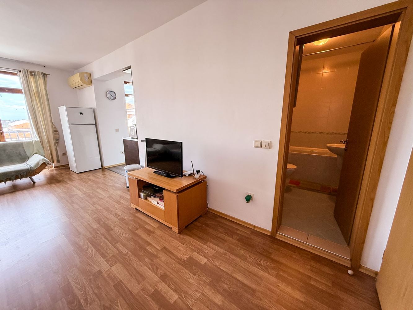 Großzügige 3-Zimmer-Wohnung mit teilweisem Meerblick in Aheloy