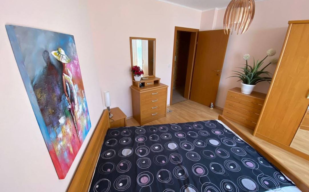 Wohnung mit zwei Schlafzimmern und Meerblick in erster Meereslinie in Elenite – Komfort, Natur und Ruhe