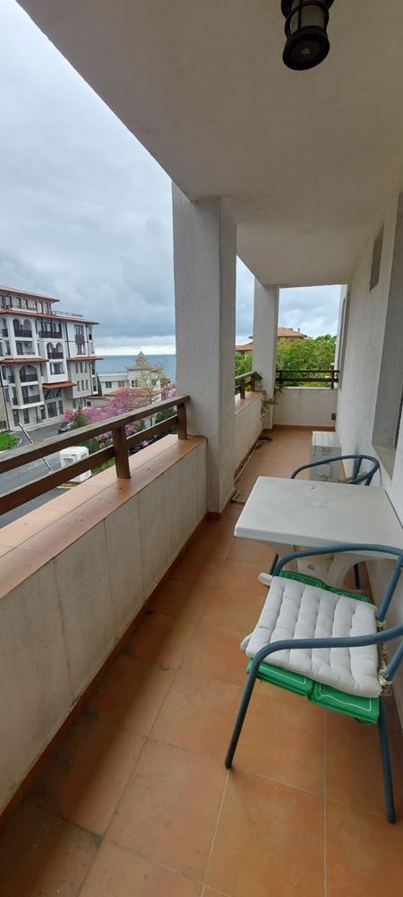 Geräumige Wohnung mit Meerpanorama in Sveti Vlas – Komfort, Grünflächen und prestigeträchtige Lage