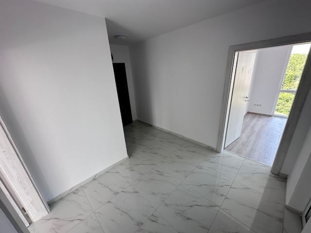 Nagelneue schlüsselfertige 3-Zimmer-Wohnung mit Dachterrasse