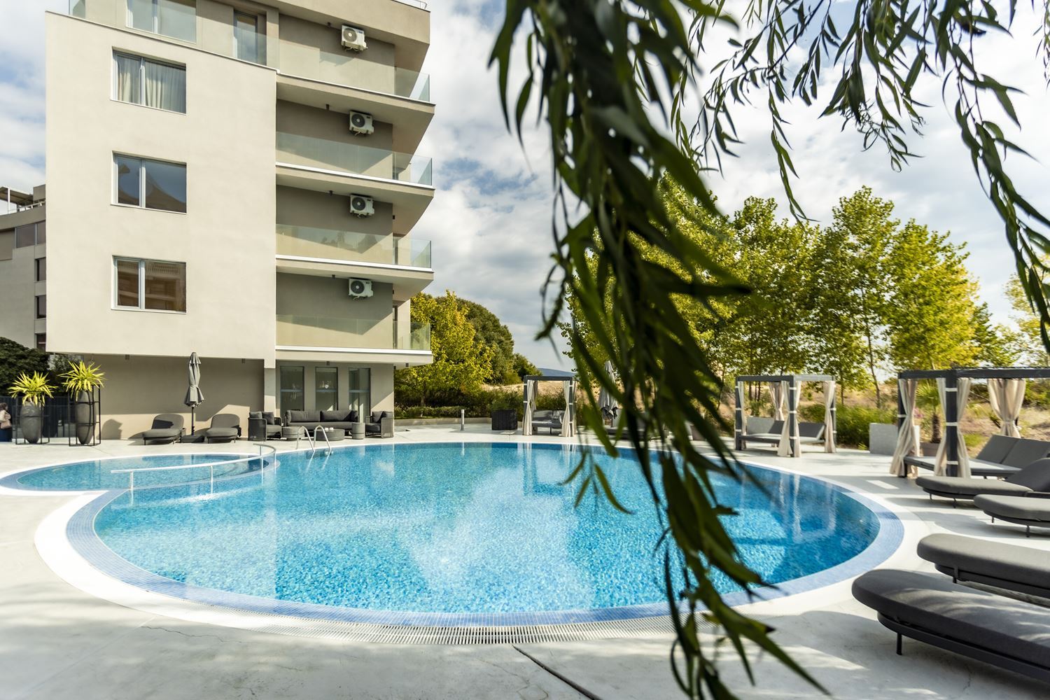 Exklusive 3-Zimmer-Wohnung in erster Meereslinie in Sonnenstrand – Panoramablick auf das Meer und prestigeträchtige Lage