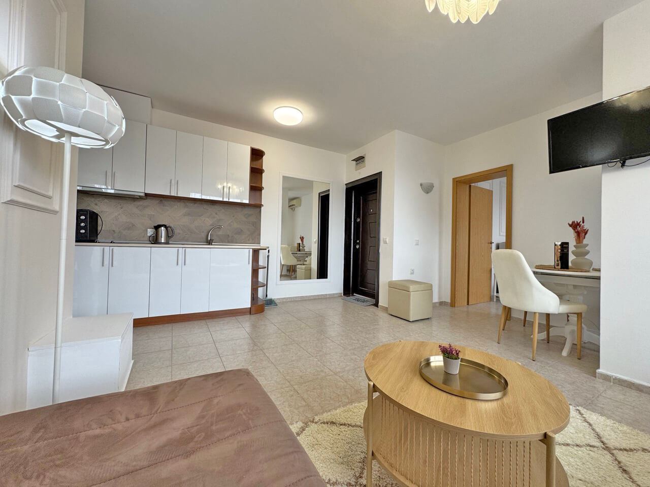Geräumige Drei-Zimmer-Wohnung im Herzen von Sonnenstrand – Komfort, Lage und eine ausgezeichnete Investition