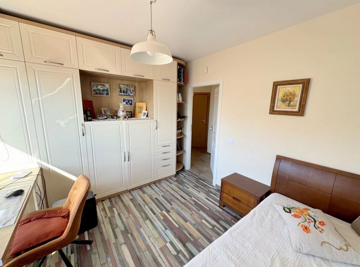 Wohnung mit zwei Schlafzimmern in einer престижен geschlossenen Anlage in Sweti Wlas – erste Linie von Komfort und Natur