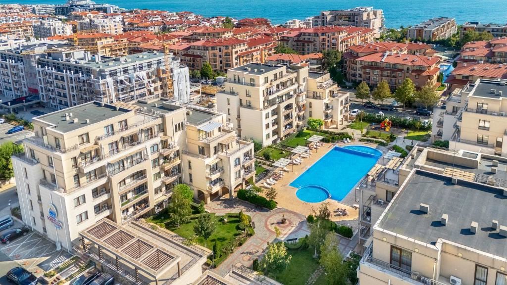 Meerkomfort mit eigenem Garten – 2-Zimmer-Wohnung mit einem Schlafzimmer nur wenige Schritte vom Strand in Sveti Vlas entfernt