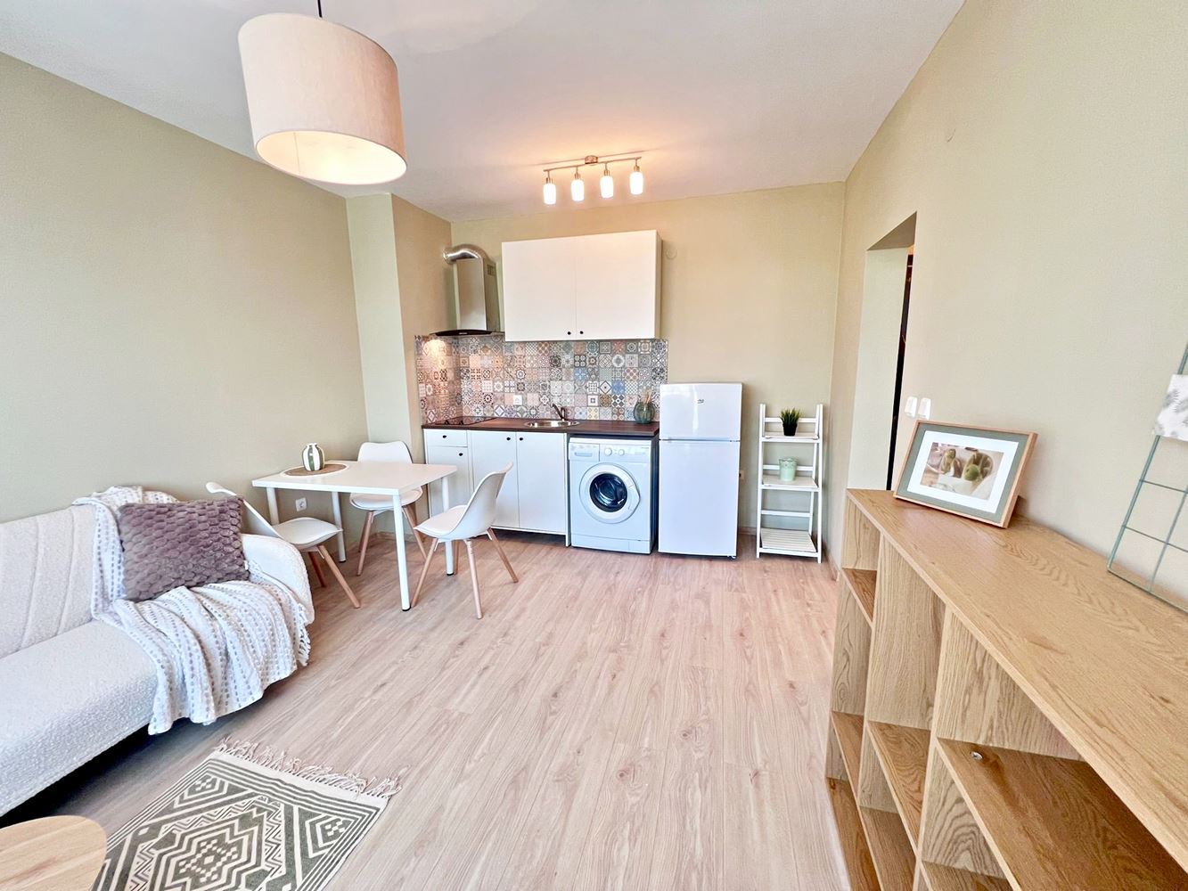 Stilvolle Wohnung mit einem Schlafzimmer und niedriger Wartungsgebühr in einer ausgezeichneten Anlage in Sonnenstrand – bezugsfertig oder als Investition