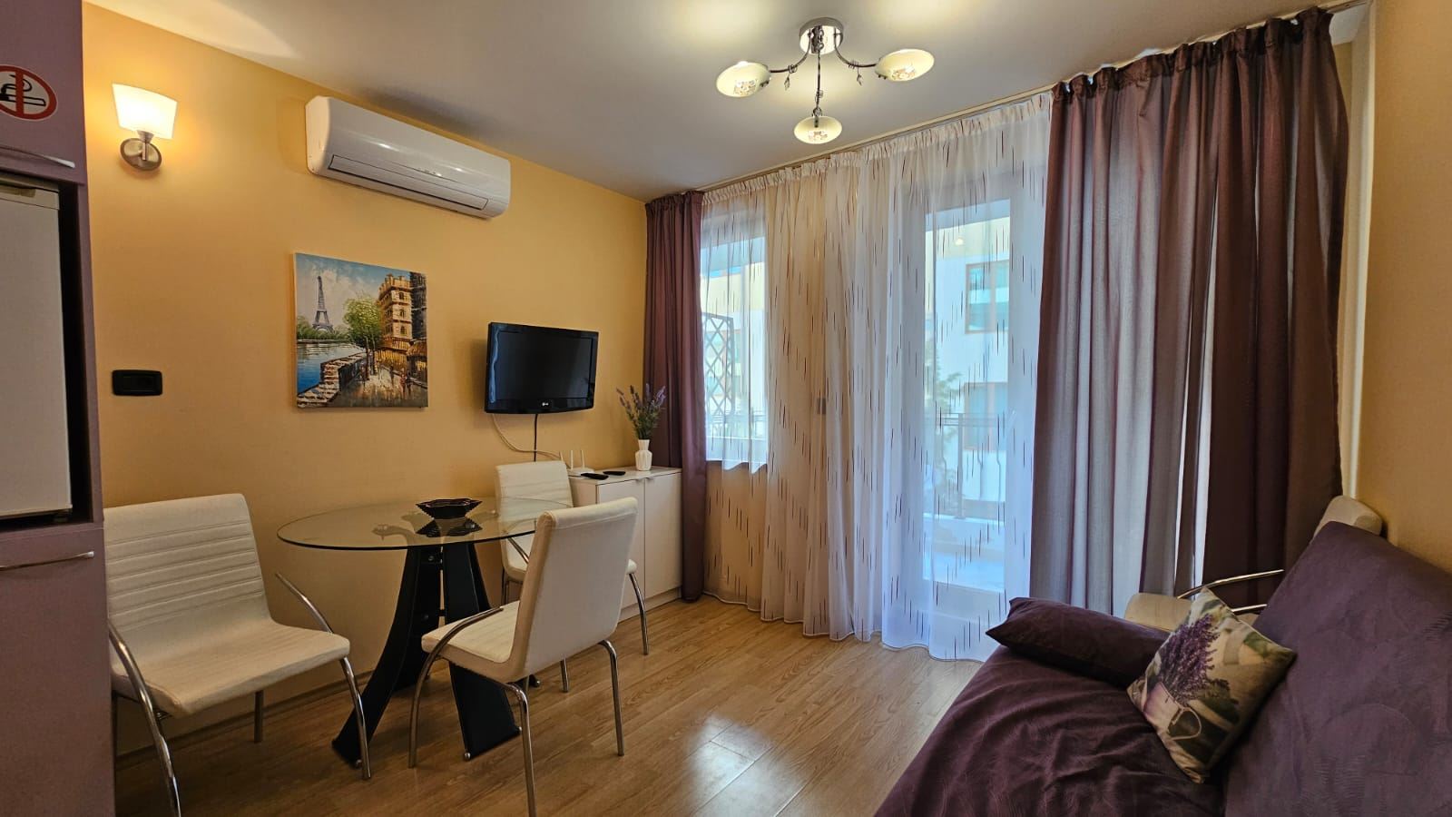Gemütliche und stilvoll eingerichtete 2-Zimmer-Wohnung mit teilweisem Meerblick