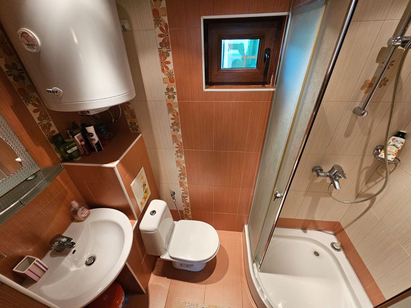Geräumige Drei-Zimmer-Wohnung in erster Meereslinie in Sozopol mit einzigartiger Panoramaterrasse