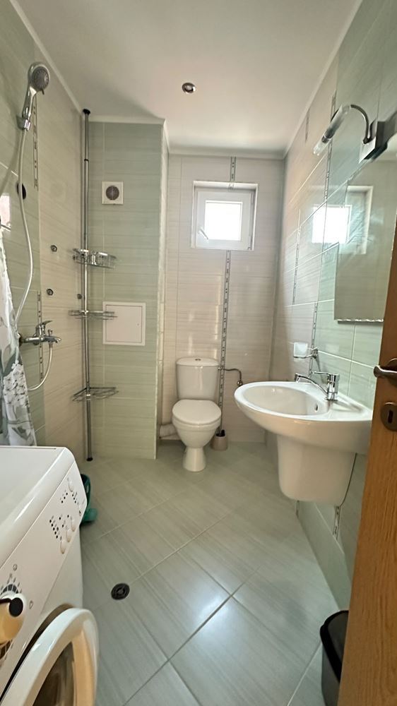 Helle Drei-Zimmer-Wohnung in ruhiger Lage in Nessebar mit niedriger Instandhaltungsgebühr