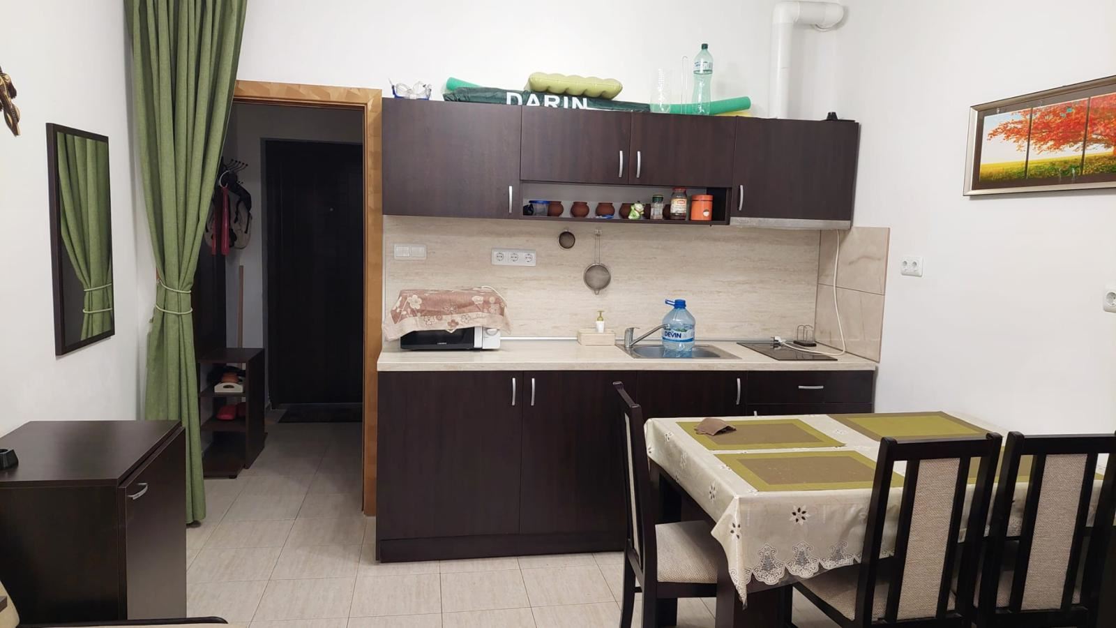 Möbliertes Studio in der Altstadt von Pomorie – 100 m vom Meer entfernt, mit großer verglaster Terrasse und ausgezeichneter Lage