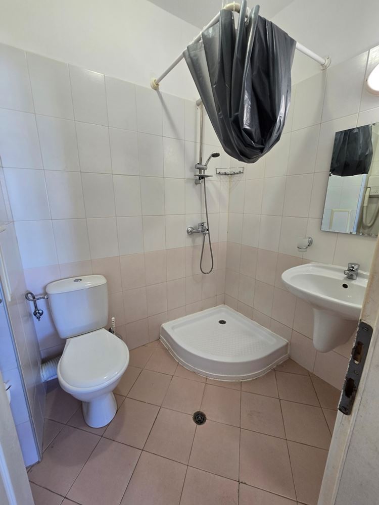 Großzügige Drei Zimmer Wohnung mit hervorragender Lage und Nähe zum Meer