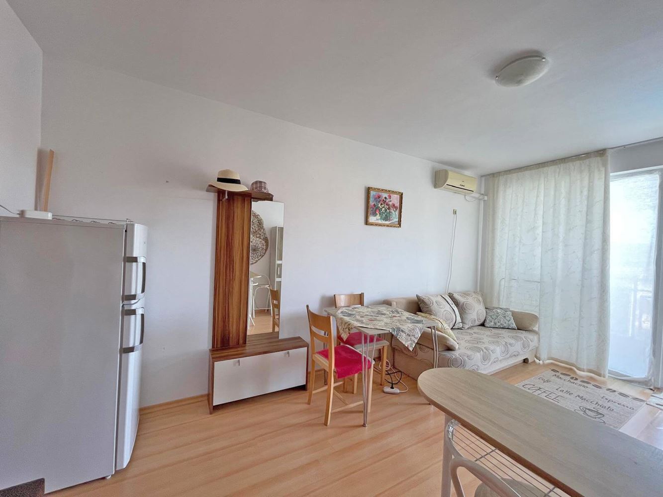 Zweizimmerwohnung mit Poolblick in Sonnenstrand in einem Komplex mit reichhaltiger Infrastruktur