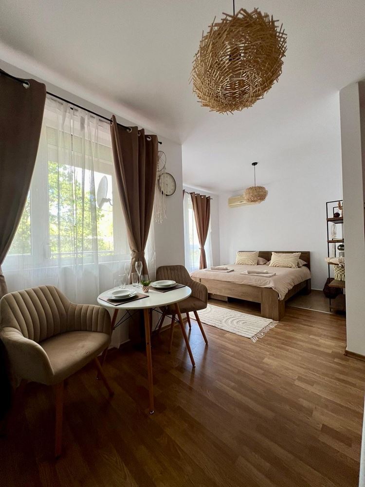 Gemütliches Studio in Ravda mit niedriger Wartungsgebühr – Wohngebäude mit Swimmingpool