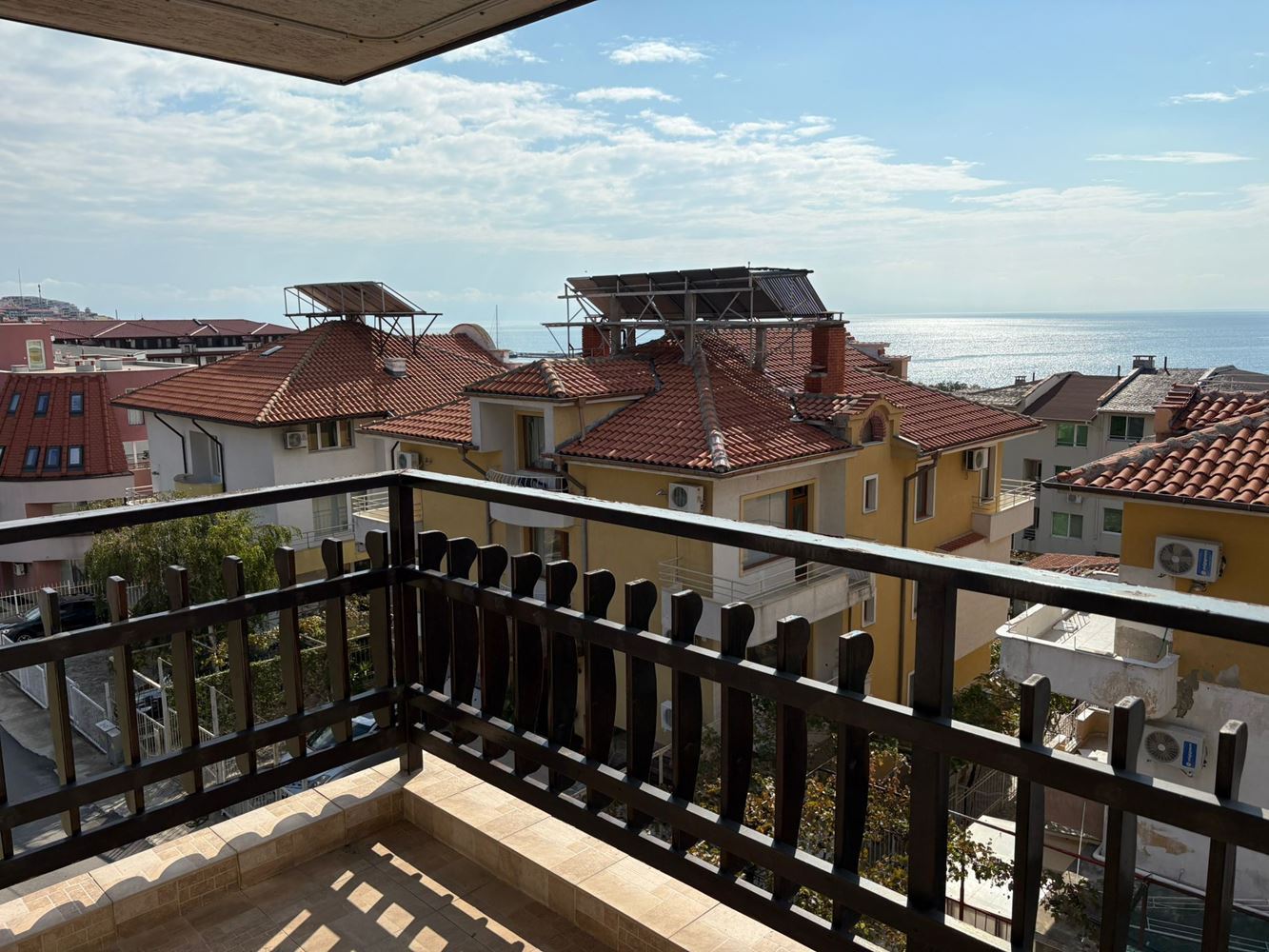 Drei-Zimmer-Wohnung mit Panoramablick auf das Meer in Sveti Vlas – 200 m vom Strand