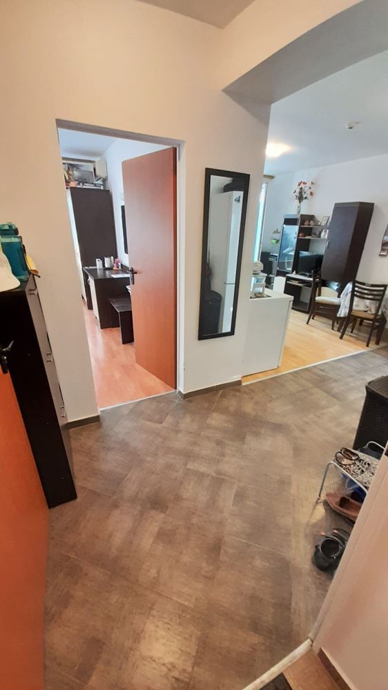 Komfortable Wohnung mit einem Schlafzimmer in einer ganzjährig geöffneten Wohnanlage mit Parkplatz im Stadtteil Sarafovo