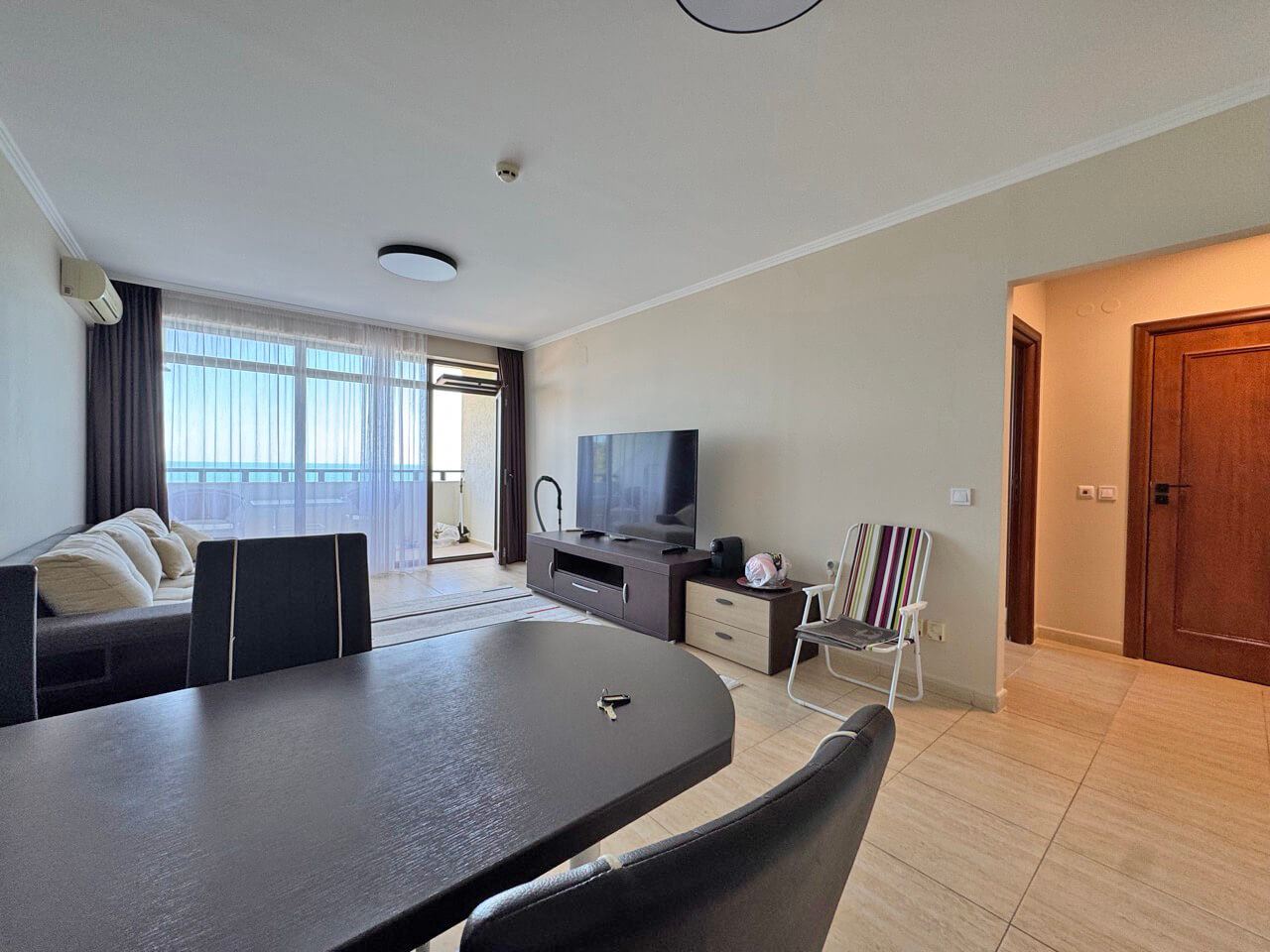 Zweizimmerwohnung in erster Meereslinie mit Panoramablick auf das Meer in Sveti Vlas