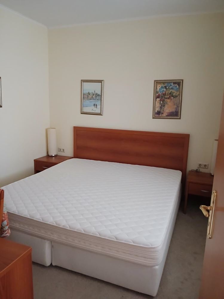 Attraktive Zwei-Zimmer-Wohnung in erster Meereslinie in Pomorie – Komfort, Swimmingpools und Spa-Angebote