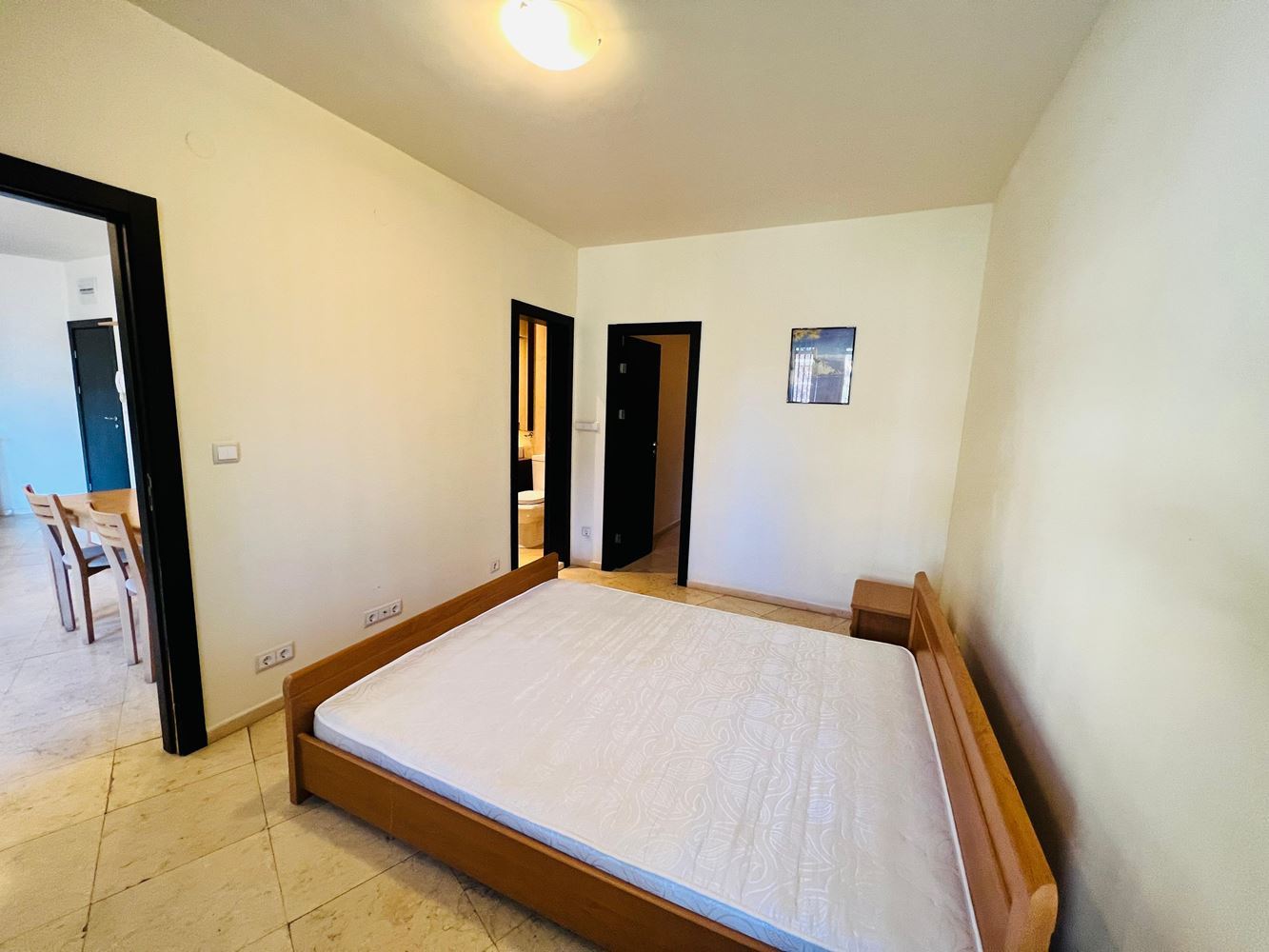 Geräumige Wohnung mit zwei Schlafzimmern und Meerblick in einem luxuriösen Komplex in erster Meereslinie in Sveti Vlas