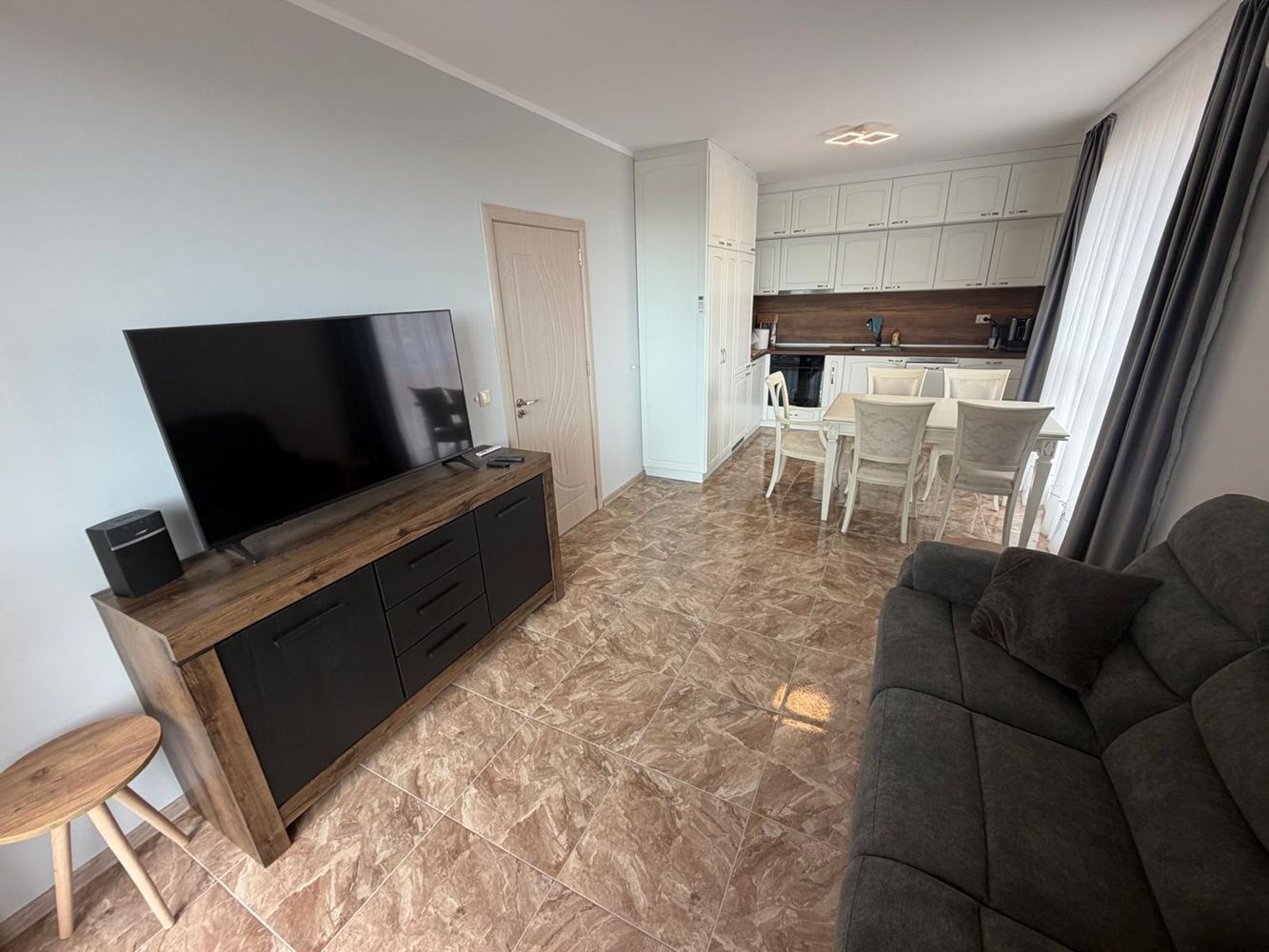 Wohnung mit zwei Schlafzimmern in einer modernen Wohnanlage mit wunderschöner grüner Umgebung in Rawda