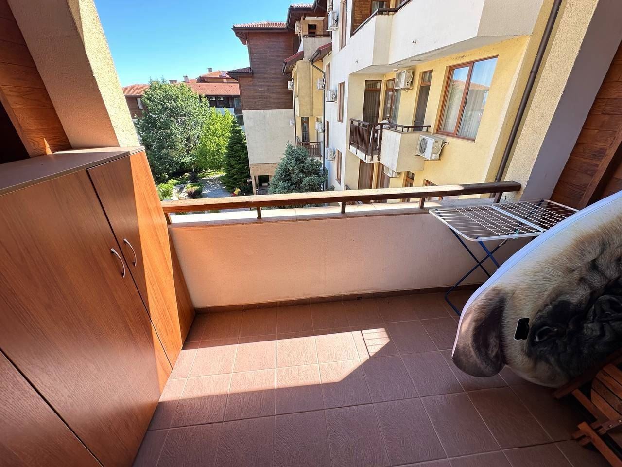 Sveti Vlas – vollständig möblierte Wohnung in erster Meereslinie mit Privatstrand und Meeresatmosphäre
