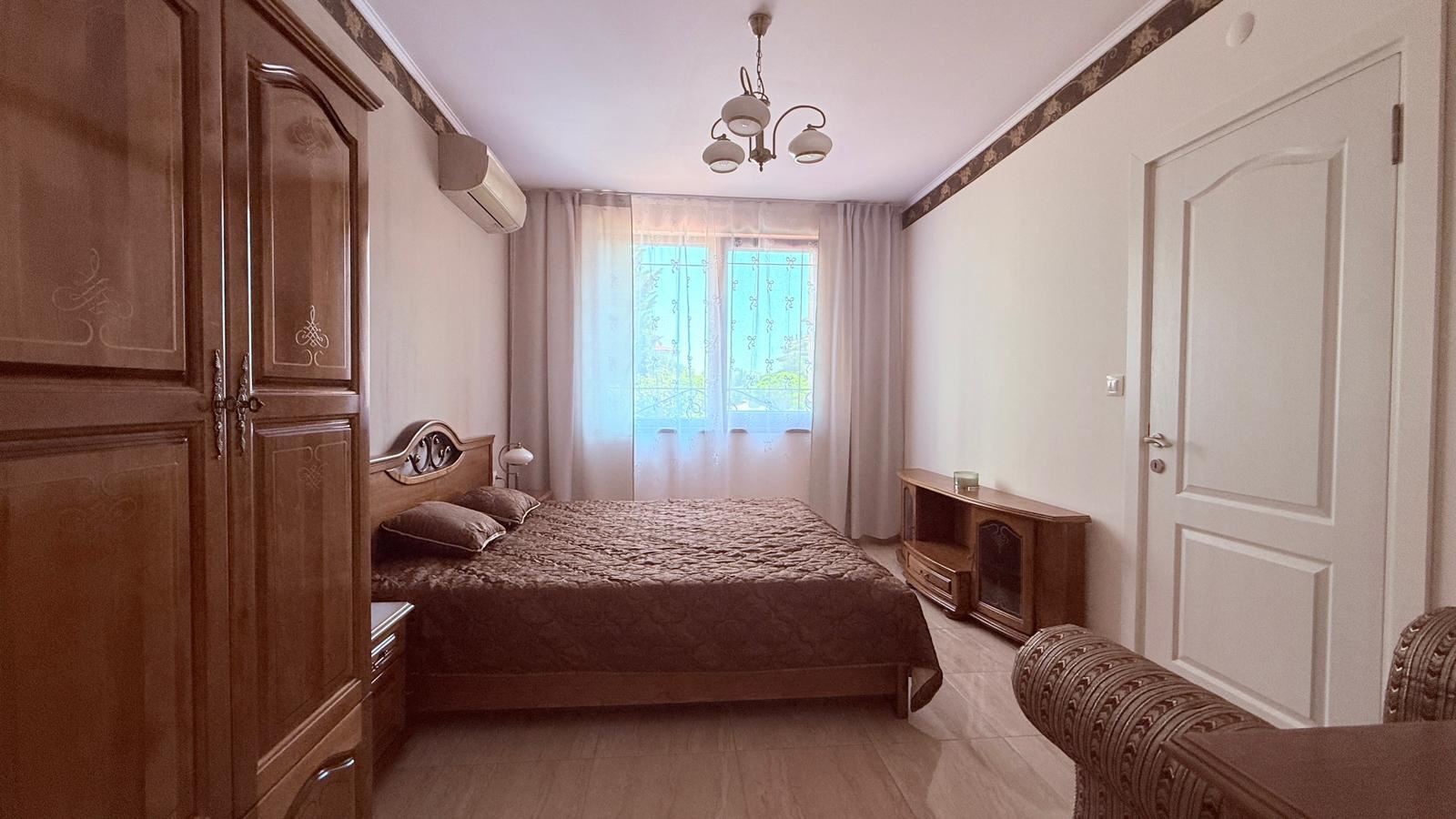 Luxuriöse 2-Zimmer-Wohnung in einer Anlage in Nessebar – 200 m vom Strand, Pool- und Gartenblick