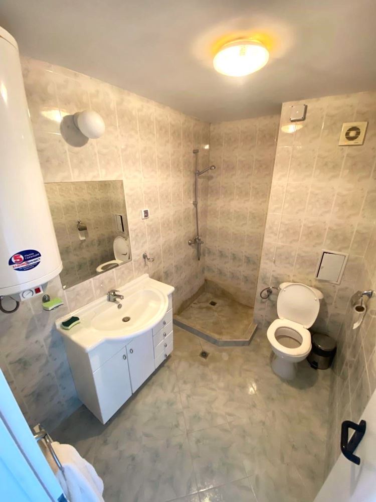 Wohnung in erster Meereslinie mit Panoramablick und vollständiger Ausstattung – Aheloy