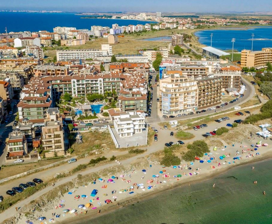 Geräumige 3-Zimmer-Wohnung mit Meerblick in Pomorie – 50 Meter vom Meer entfernt