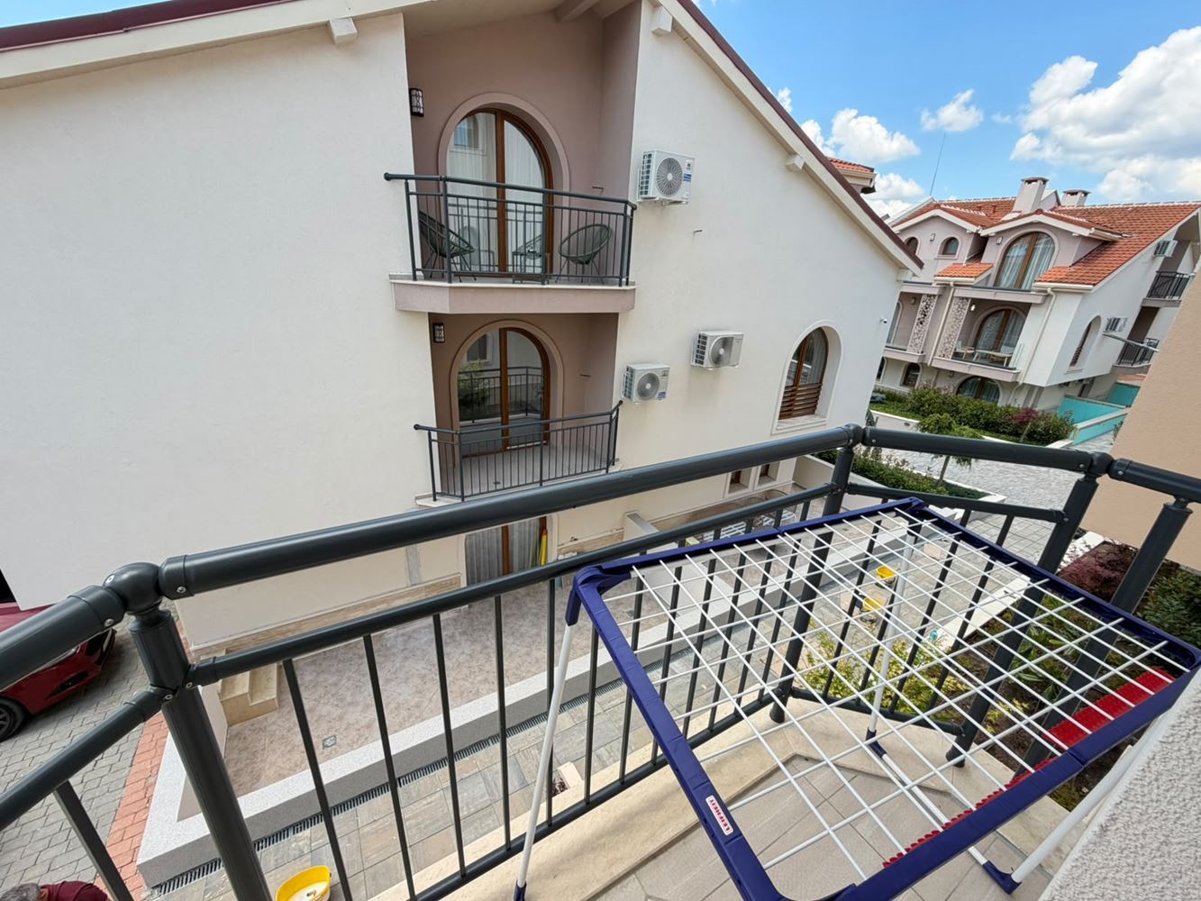 Luxuriöses Apartment mit zwei Schlafzimmern in einer neuen Wohnanlage nahe Sonnenstrand – Komfort, Sicherheit und hervorragende Investition