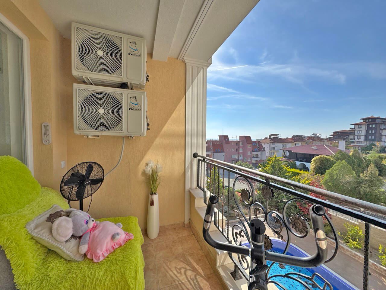 Geräumiges möbliertes Studio in Sveti Vlas – 200 Meter vom Strand entfernt, mit luxuriösem SPA-Zentrum und hervorragender Ausstattung