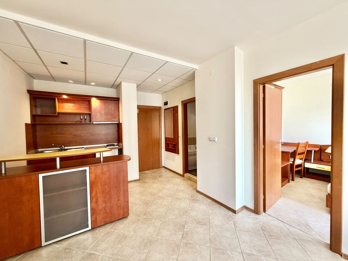 Geräumige Wohnung mit einem Schlafzimmer und Meerblick in zweiter Meereslinie in Sonnenstrand