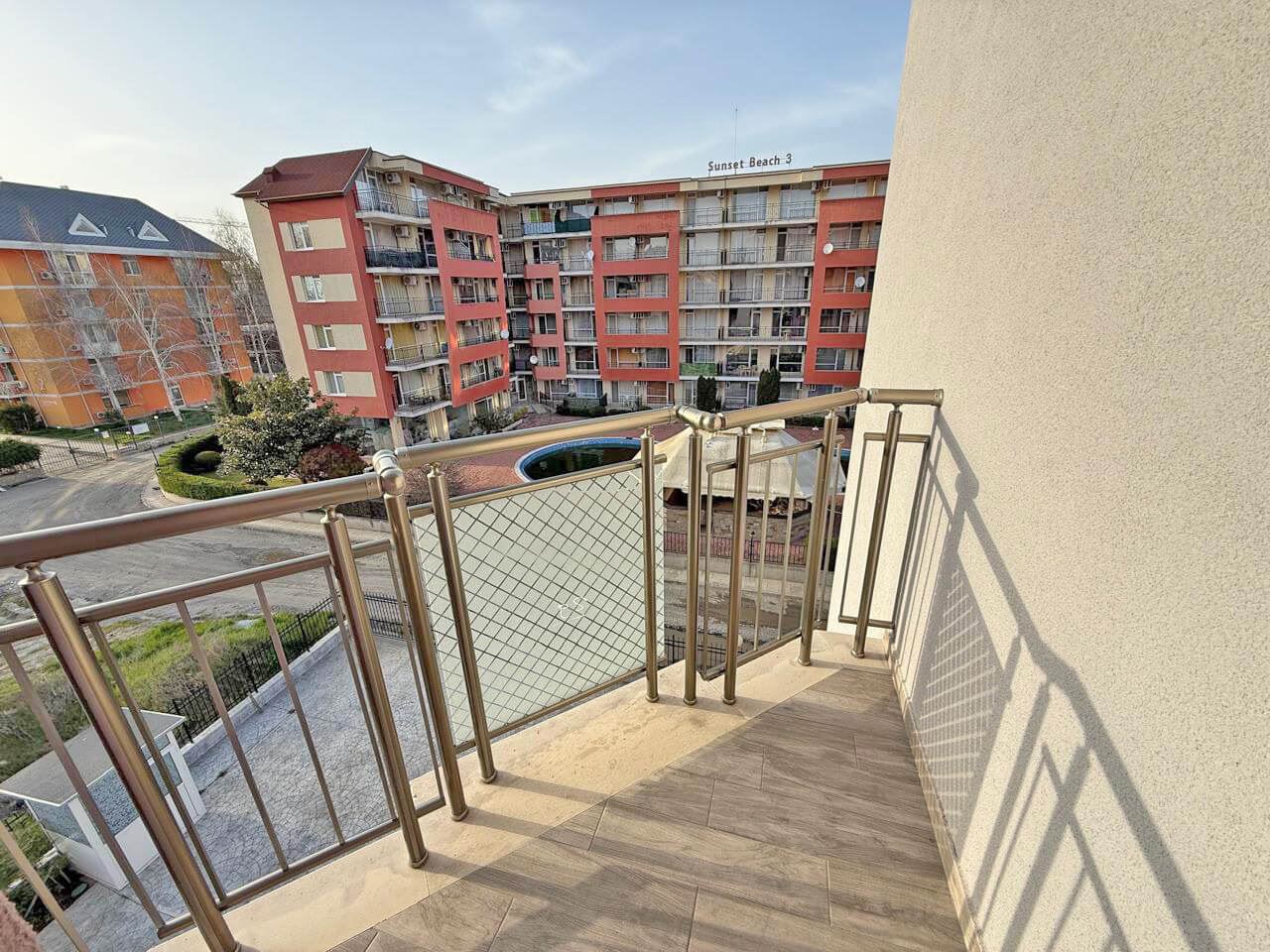 Luxuriös möblierte Einzimmerwohnung in Sonnenstrand – Ruhe, Grün und ausgezeichnete Lage