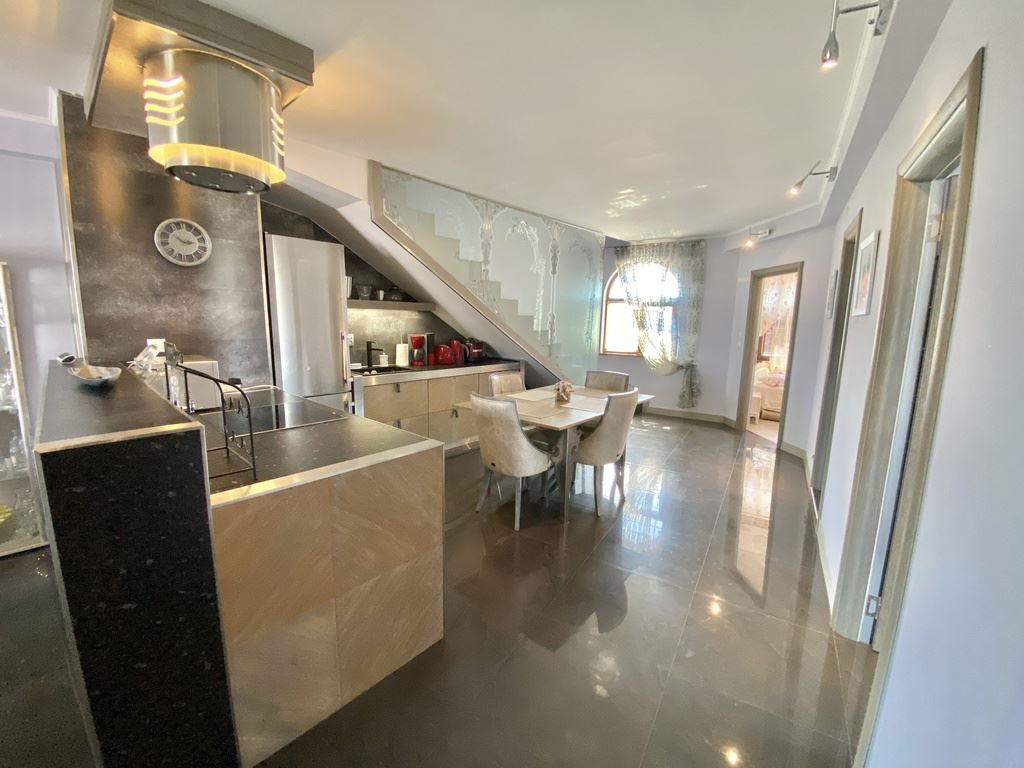 Einzigartige Maisonette-Wohnung in einer Premiumanlage in der Stadt Nessebar